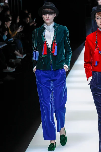 Look 32